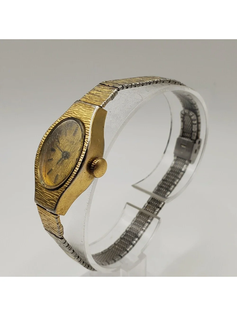 Vintage Timex Mechanical Womens Watch  Gold Tone 17mm For Parts Or Repair